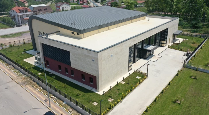 Kartepe Yarı Olimpik Yüzme Havuzu